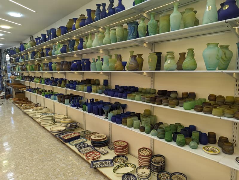Photograph illustrating Hebron Glass