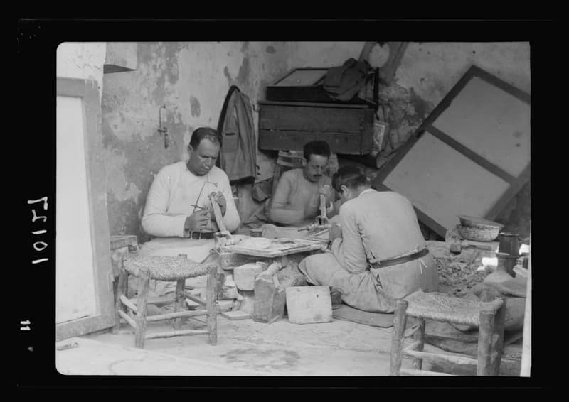 Photograph illustrating Bethlehem Mother-of-Pearl